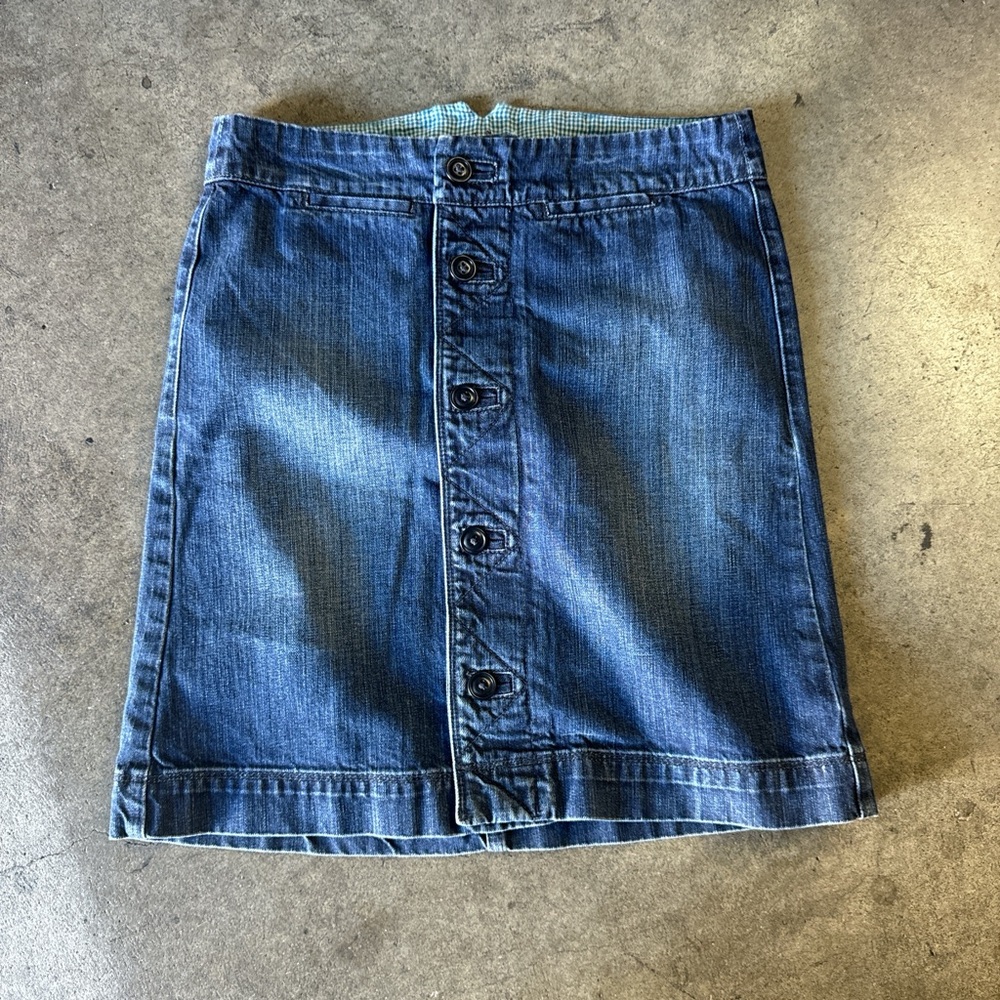 Vintage Lucky Brand button up denim skirt. Size 4/27. Like new no flaws